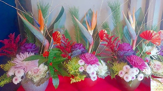.モンソーフル自由が丘本店です！ ..皆様お正月飾りの準備はもうできましたか？..本日28日、または30日に飾るのが最も良いとされています..たくさんご用意してお待ちしておりますのでぜひご来店お待ちしております️.#monceaufleurs  #monceau #モンソーフルール #自由が丘 #花 #flowers #flower #花屋 #flowershop #花のある暮らし  #花のある生活  #fleurs  #flowerstagram #flowerdesign  #アレンジメント #胡蝶蘭 #お正月 #お正月アレンジ #正月飾り