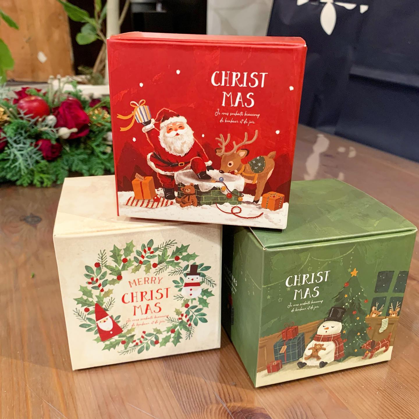 .今回のお箱のデザインもクリスマスバージョンでとっても可愛いですよ〜❣️３種類からお選びいただけます【おやこdeフルール】..